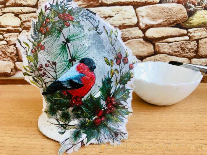 Как сделать елочная игрушку &laquo;Колокольчик&raquo; из бумаги