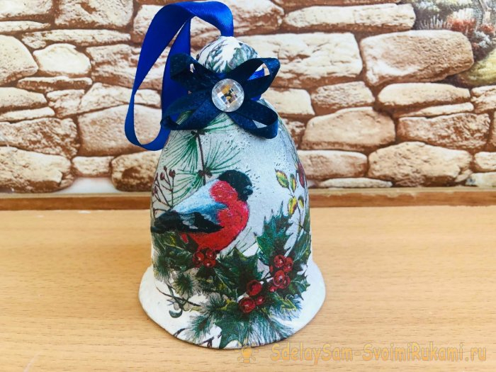 Как сделать елочная игрушку &laquo;Колокольчик&raquo; из бумаги