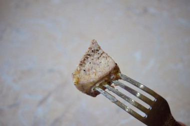 Печень с луком на сковороде