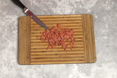 Тарталетки с творожным сыром и красной рыбой