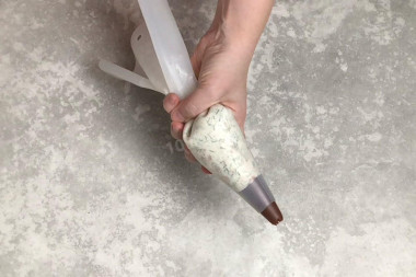 Тарталетки с творожным сыром и красной рыбой