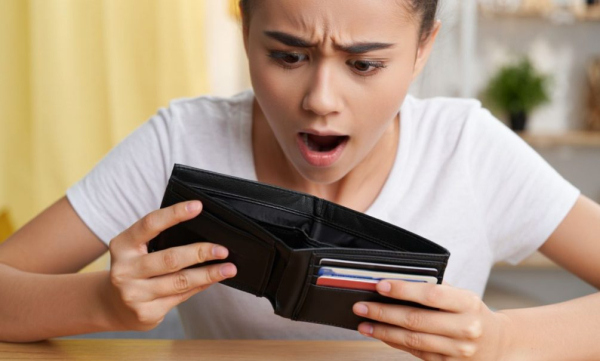 &laquo;Это слёзы, а не деньги&raquo;: МРОТ в 2026 году превысит 27 тысяч рублей