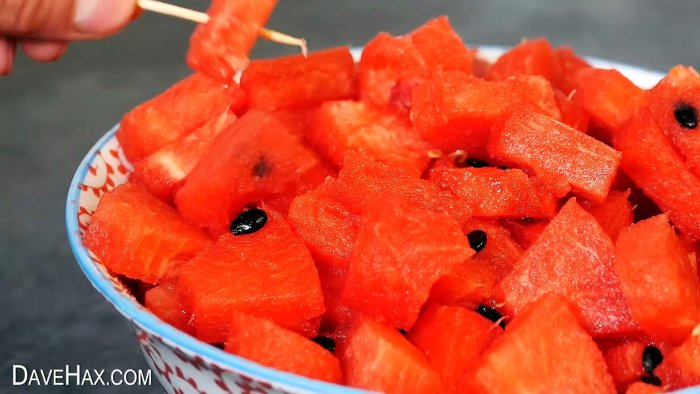 Освежающий коктейль из арбуза для всей семьи