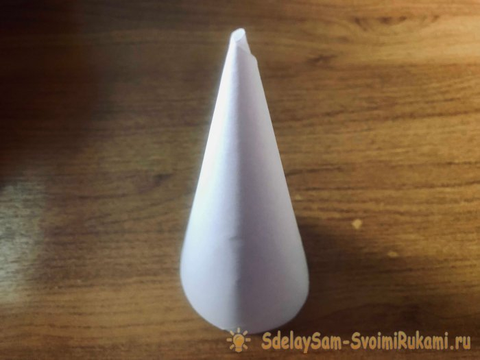 Новогодняя елочка из упаковки для яиц