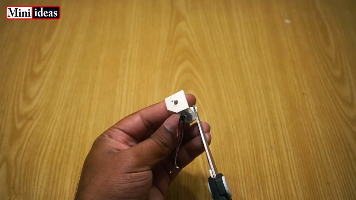 Как сделать микро аккумуляторную дрель своими руками