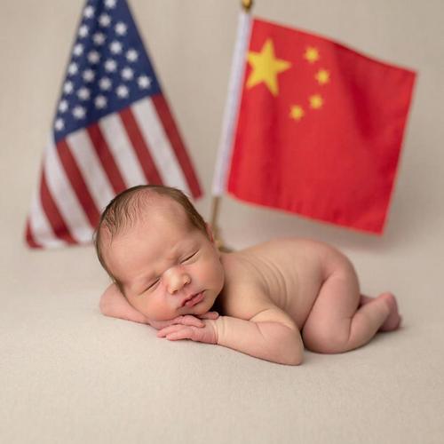 СМИ: китайские богачи становятся отцами сотен детей благодаря американским суррогатным матерям