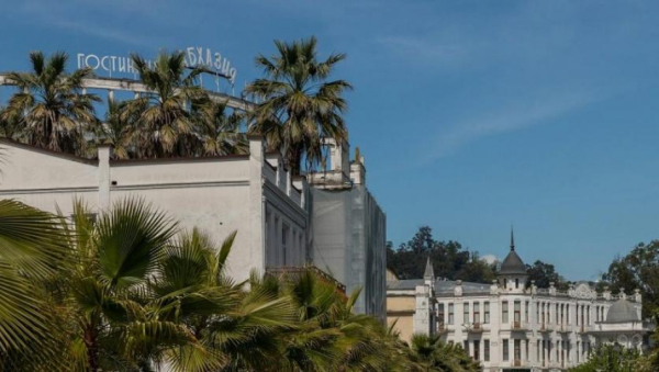 Туроператоры ждут оттока туристов за рубеж из-за новых правил въезда в Абхазию