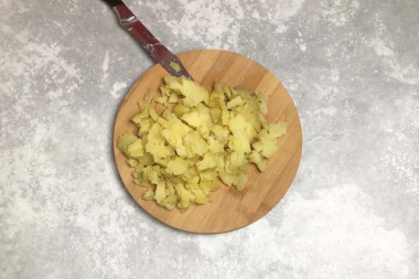 Классическая окрошка с колбасой
