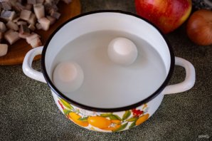 Селедка под шубой с яблоками