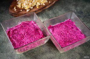 Селедка под шубой с яблоками