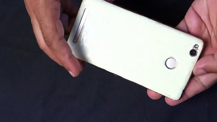 Как сделать светящиеся в темноте чехол для телефона