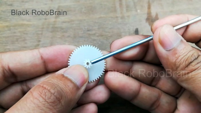 Как сделать рабочий двухвинтовой вертолет на обычных моторчиках от игрушек