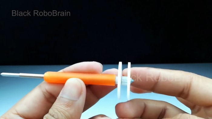 Как сделать рабочий двухвинтовой вертолет на обычных моторчиках от игрушек