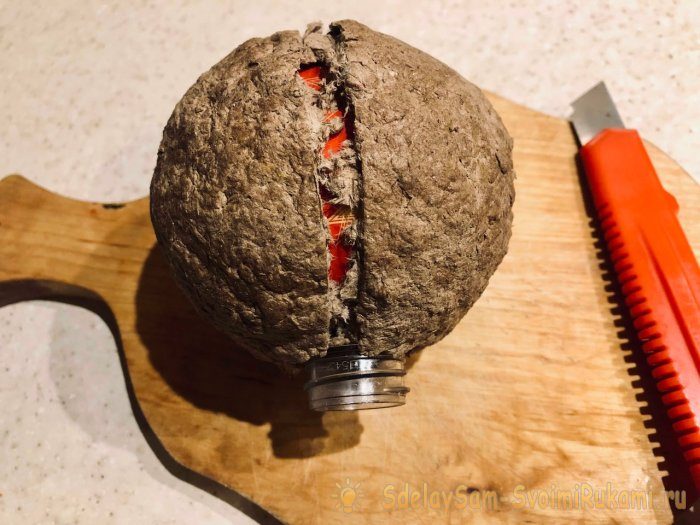 Ёлочный шар из упаковки от яиц