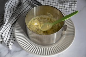 Салат "Мимоза" с крабовыми палочками