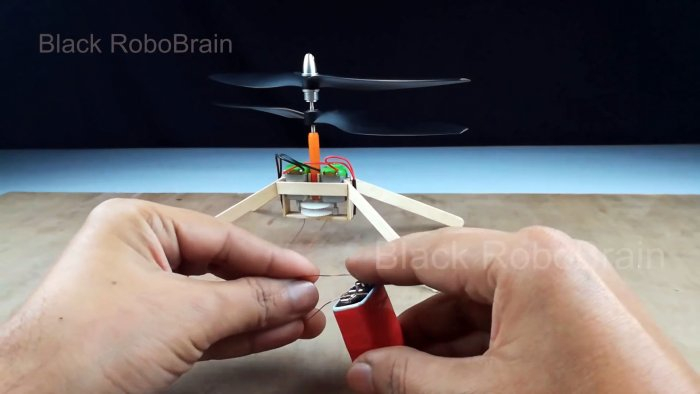 Как сделать рабочий двухвинтовой вертолет на обычных моторчиках от игрушек